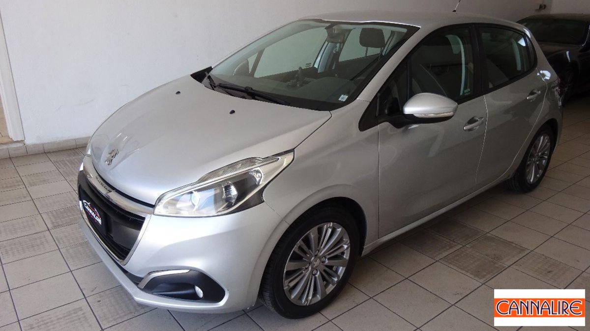 Peugeot 208 VTi 82 CV 5 porte Allure (11)