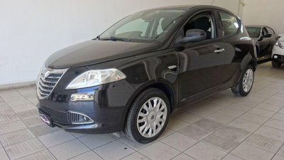 Lancia Ypsilon 1.3 MJT 16V 95 CV 5 porte S&S Silver usata