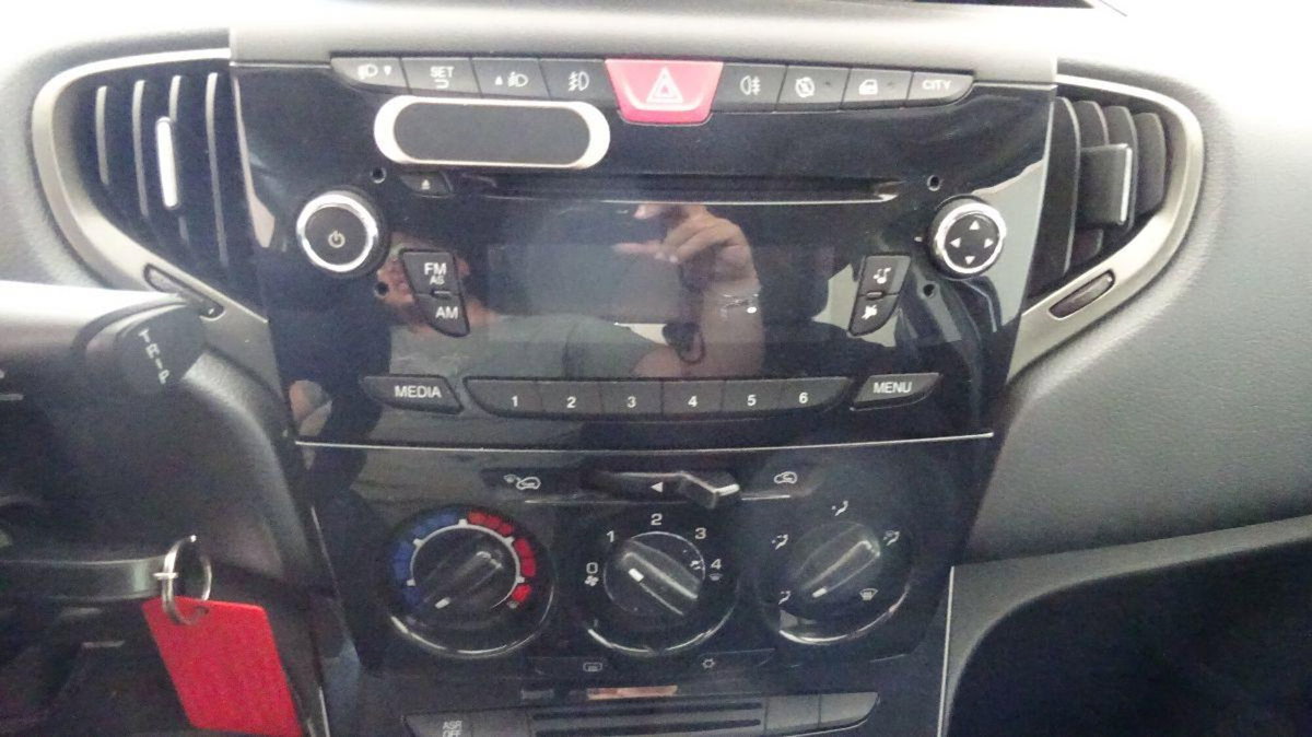Lancia Ypsilon 1.3 MJT 16V 95 CV 5 porte S&S Silver (13)