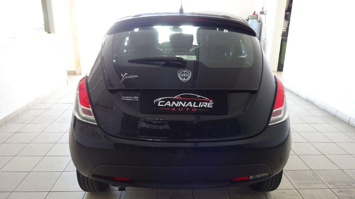 Lancia Ypsilon 1.3 MJT 16V 95 CV 5 porte S&S Silver (3)