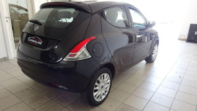 Lancia Ypsilon 1.3 MJT 16V 95 CV 5 porte S&S Silver (4)