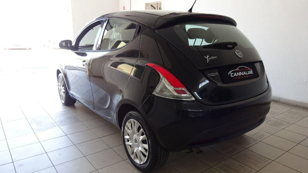 Lancia Ypsilon 1.3 MJT 16V 95 CV 5 porte S&S Silver (6)