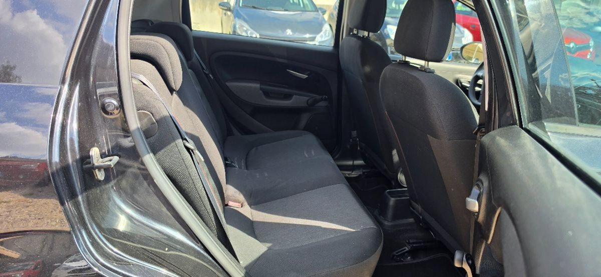 Fiat Punto 1.4 8V 5 porte Natural Power Lounge (16)