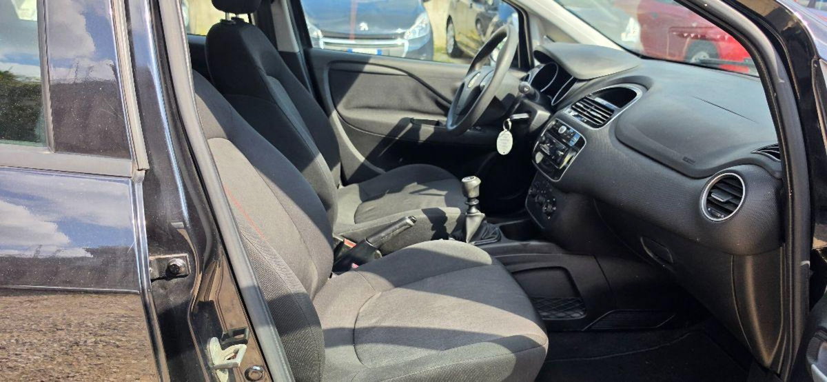 Fiat Punto 1.4 8V 5 porte Natural Power Lounge (17)