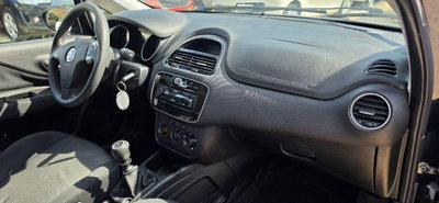 Fiat Punto 1.4 8V 5 porte Natural Power Lounge (18)