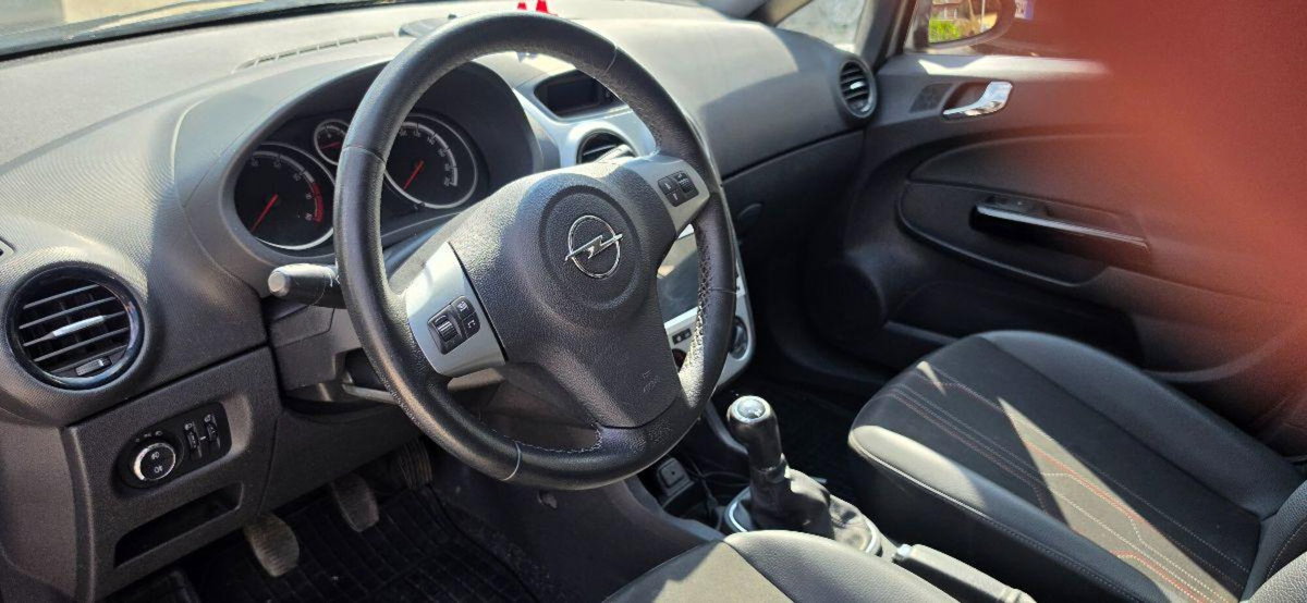 Opel Corsa 1.2 85CV 3 porte GPL-TECH Edition (10)