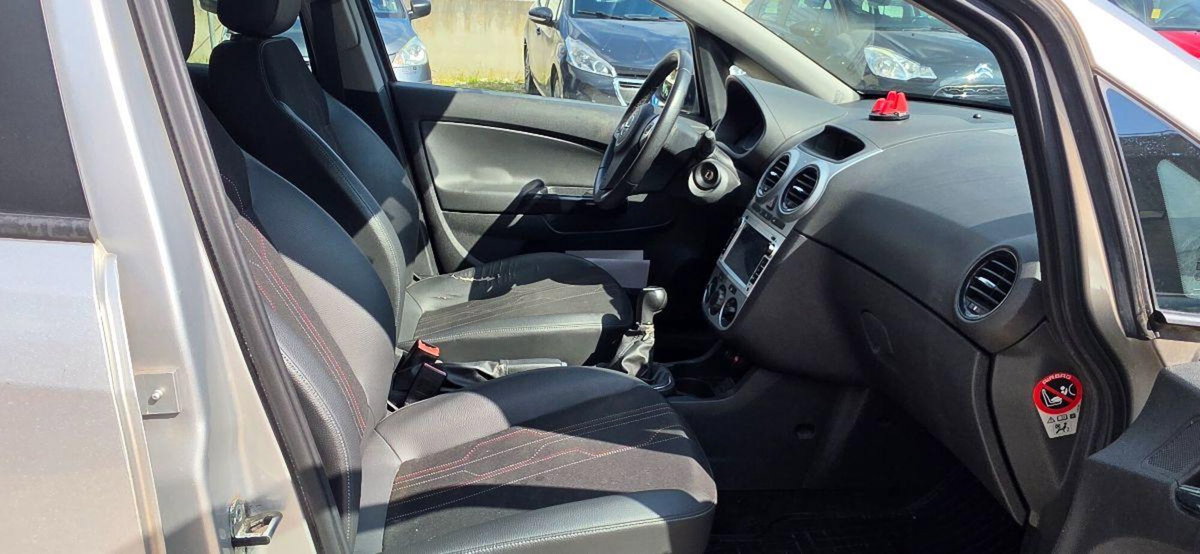 Opel Corsa 1.2 85CV 3 porte GPL-TECH Edition (17)