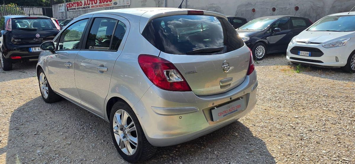 Opel Corsa 1.2 85CV 3 porte GPL-TECH Edition (5)