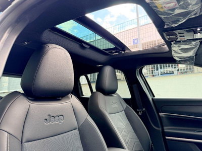 Jeep Avenger 1.2 turbo e-hybrid mhev Summit fwd 110cv edct6 (10)
