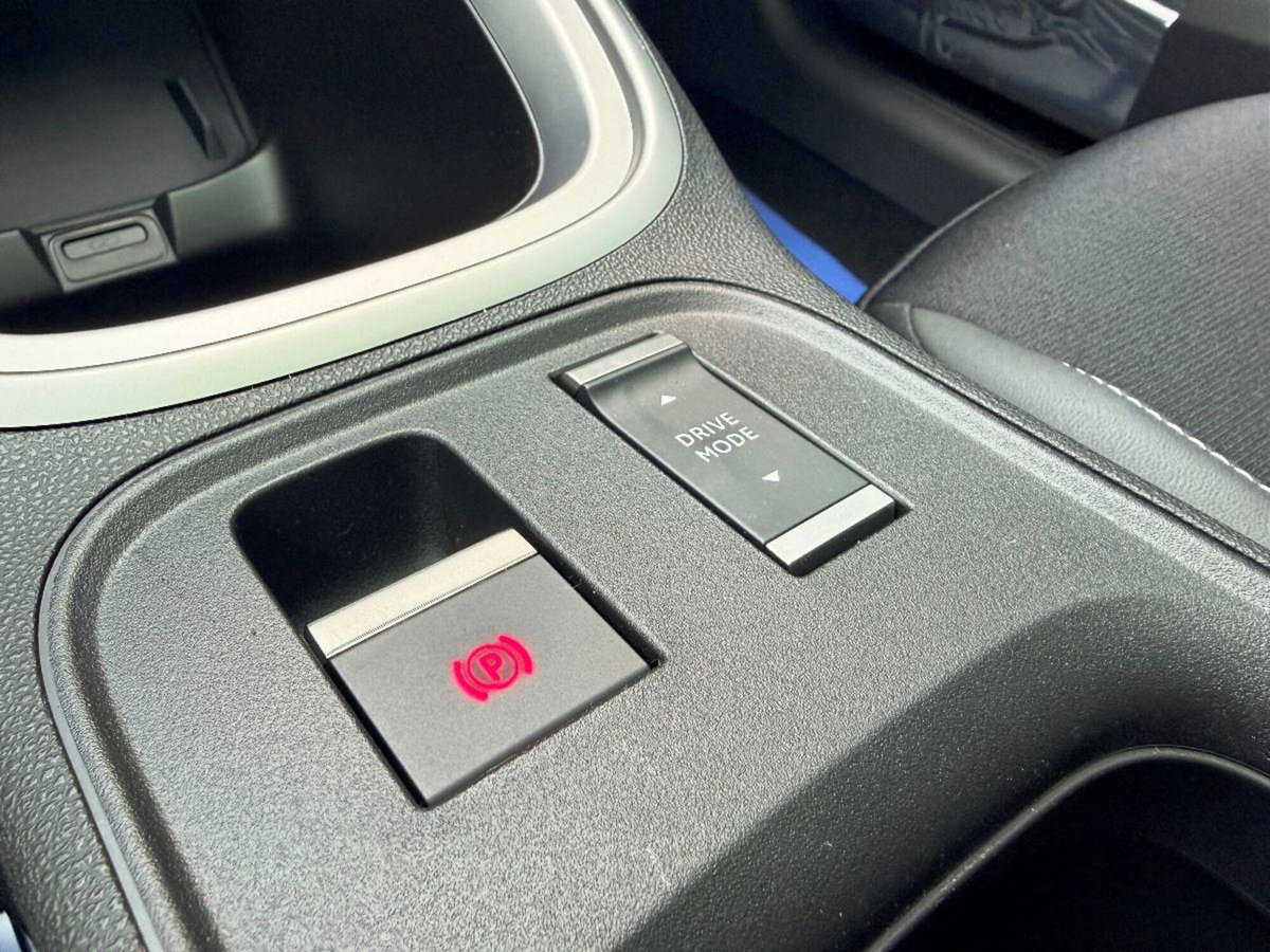 Jeep Avenger 1.2 turbo e-hybrid mhev Summit fwd 110cv edct6 (17)