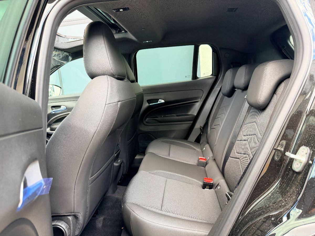 Jeep Avenger 1.2 turbo e-hybrid mhev Summit fwd 110cv edct6 (8)