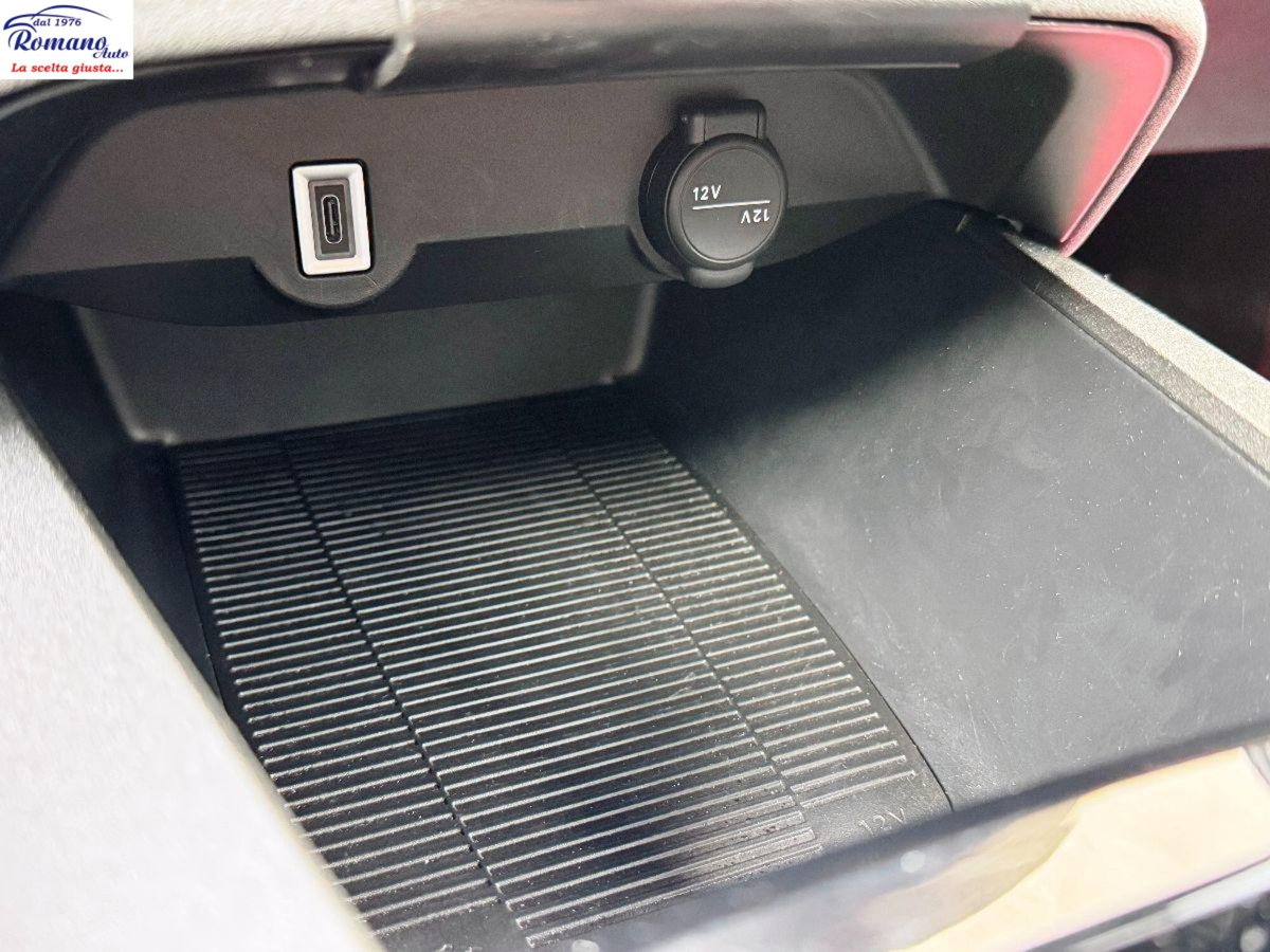 Lancia Ypsilon 1.2 mhev LX 110cv e-dct (17)