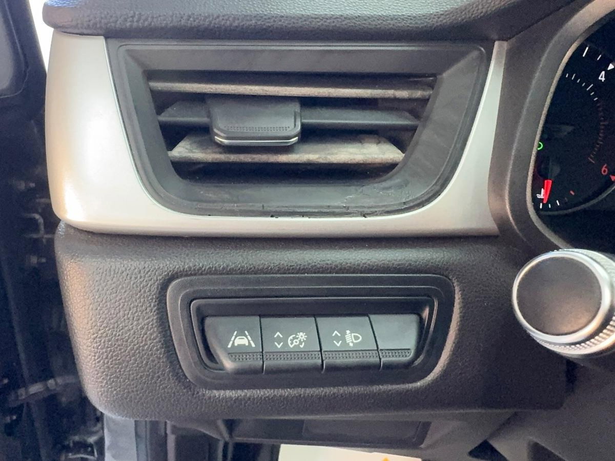 Renault Captur Blue dCi 115 CV EDC Business (18)