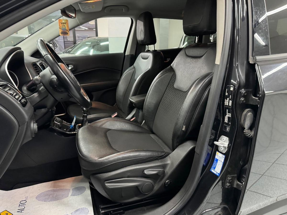 Jeep Compass 1.6 Multijet II 2WD Limited (9)