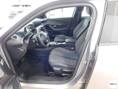 Peugeot 2008 BlueHDi 130 S&S EAT8 Allure Pack (10)