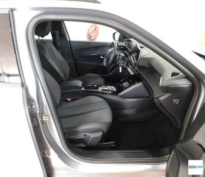 Peugeot 2008 BlueHDi 130 S&S EAT8 Allure Pack (12)