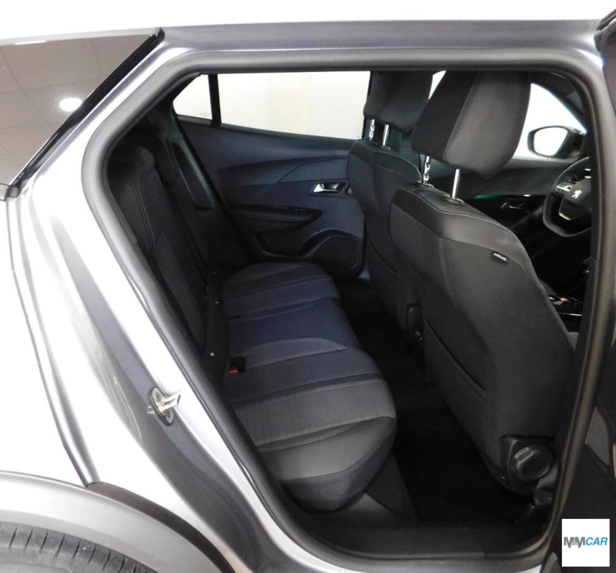 Peugeot 2008 BlueHDi 130 S&S EAT8 Allure Pack (13)