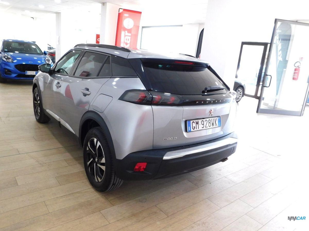 Peugeot 2008 BlueHDi 130 S&S EAT8 Allure Pack (4)