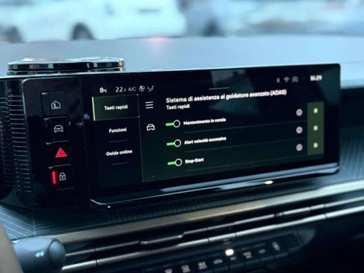 Lancia Ypsilon 1.2 mhev Edizione Limitata Cassina e-dct (11)
