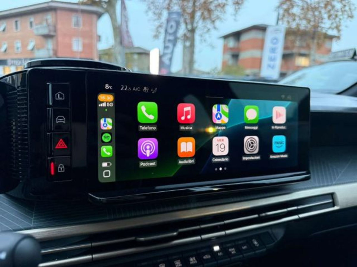 Lancia Ypsilon 1.2 mhev Edizione Limitata Cassina e-dct (12)