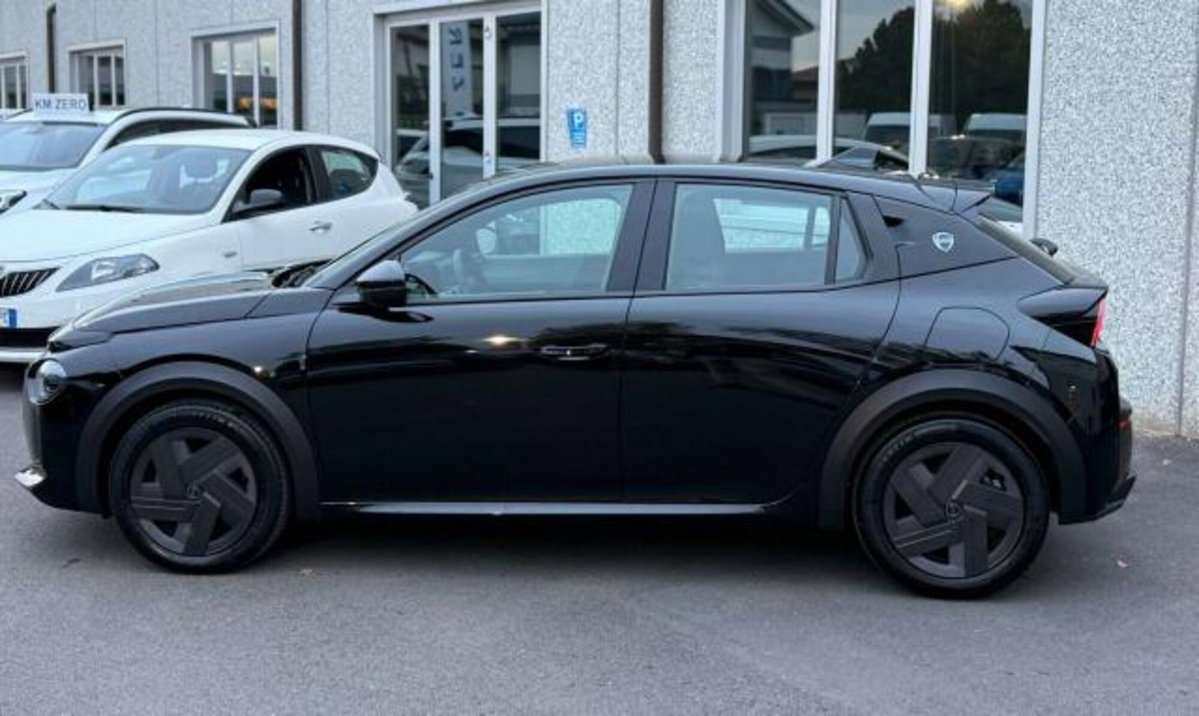 Lancia Ypsilon 1.2 mhev Edizione Limitata Cassina e-dct (3)