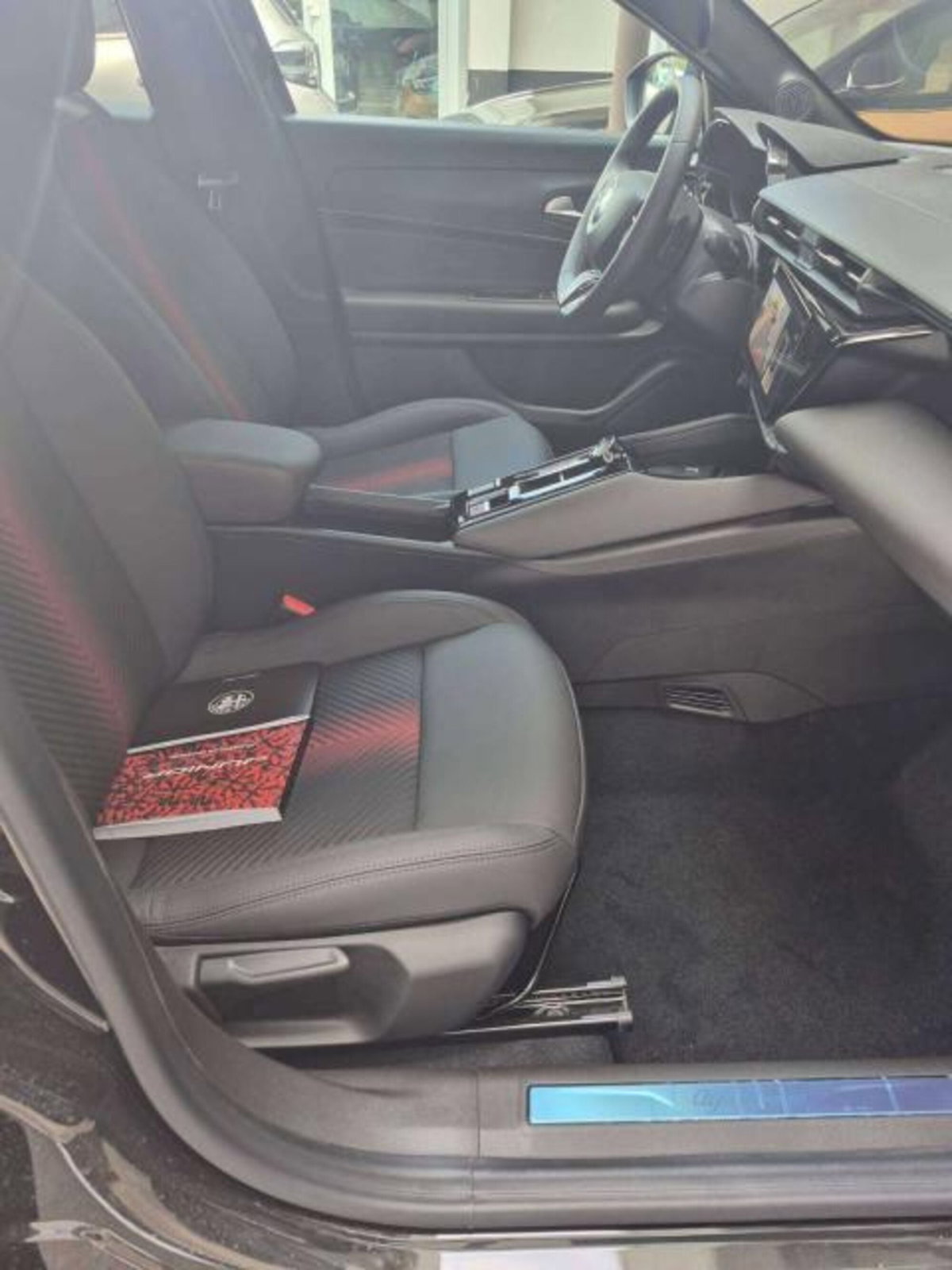 Alfa Romeo Junior 1.2 ibrida Sport Speciale 145cv edct6 (13)
