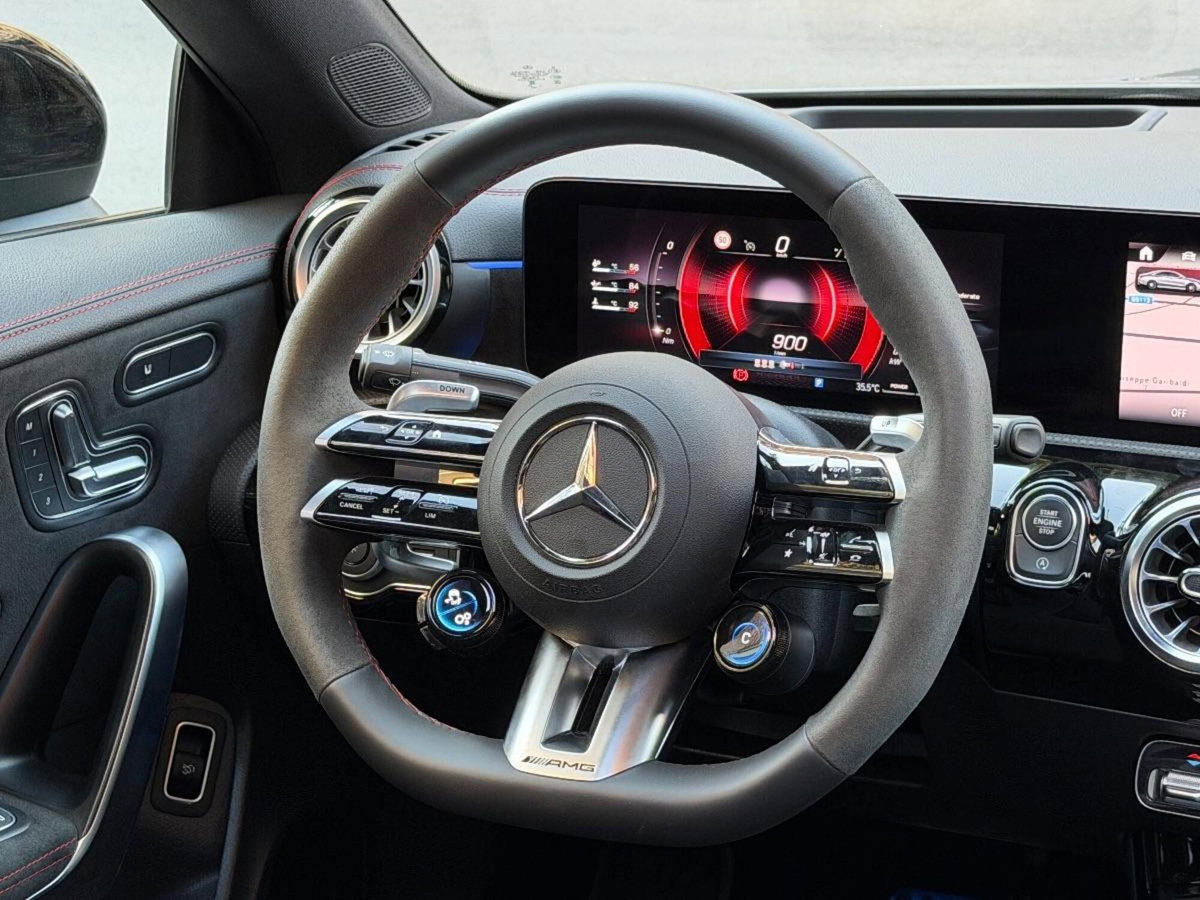 Mercedes-Benz CLA 35 AMG 4Matic (18)