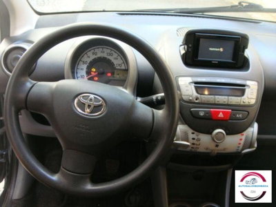Toyota Aygo 1.0 12V VVT-i 5 porte Now (12)