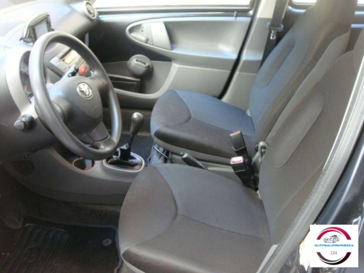 Toyota Aygo 1.0 12V VVT-i 5 porte Now (9)