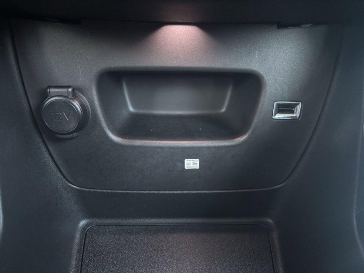 Citroen C3 Aircross BlueHDi 110 S&S Shine Pack (18)