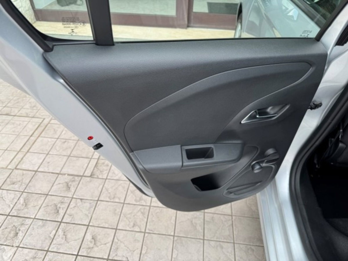 Opel Corsa 1.2 Corsa s&s 75cv (19)