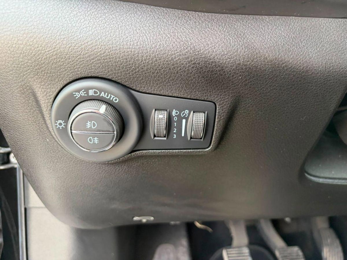 Jeep Compass 1.6 Multijet II 2WD Longitude (10)