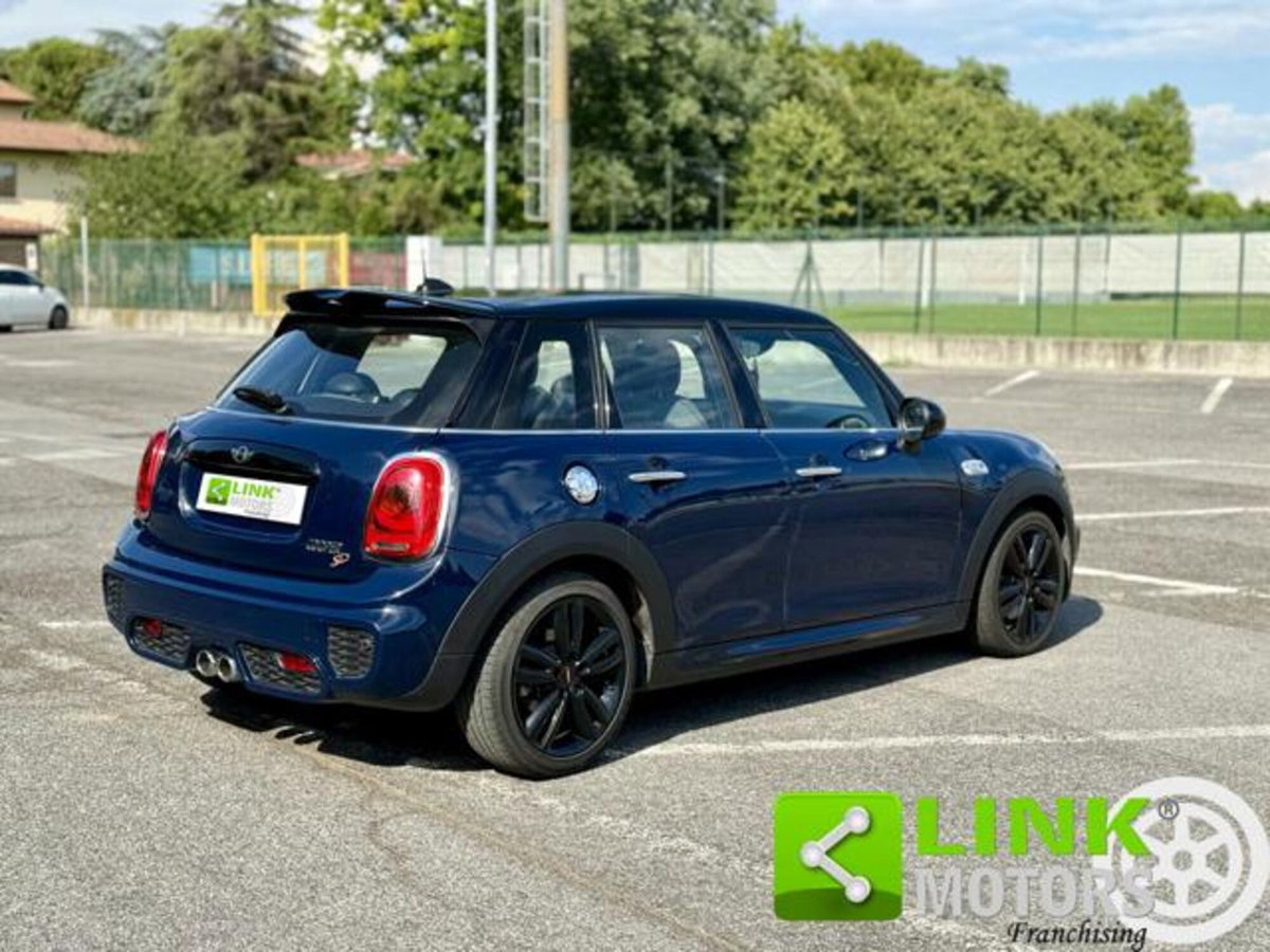 MINI Mini 2.0 Cooper SD aut. 5 porte (13)