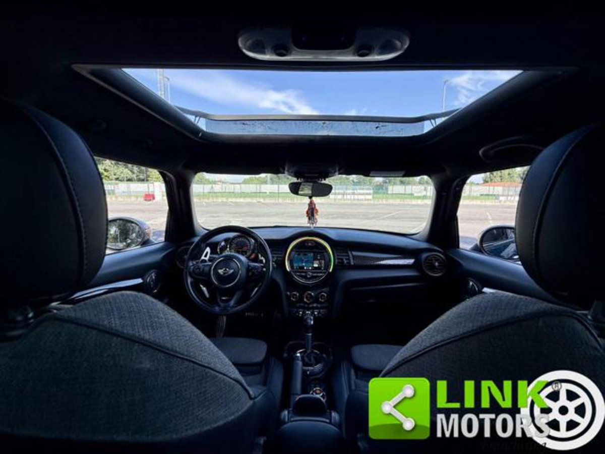 MINI Mini 2.0 Cooper SD aut. 5 porte (14)