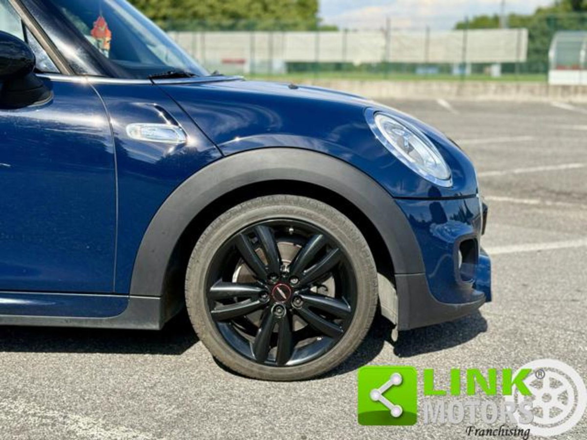 MINI Mini 2.0 Cooper SD aut. 5 porte (18)