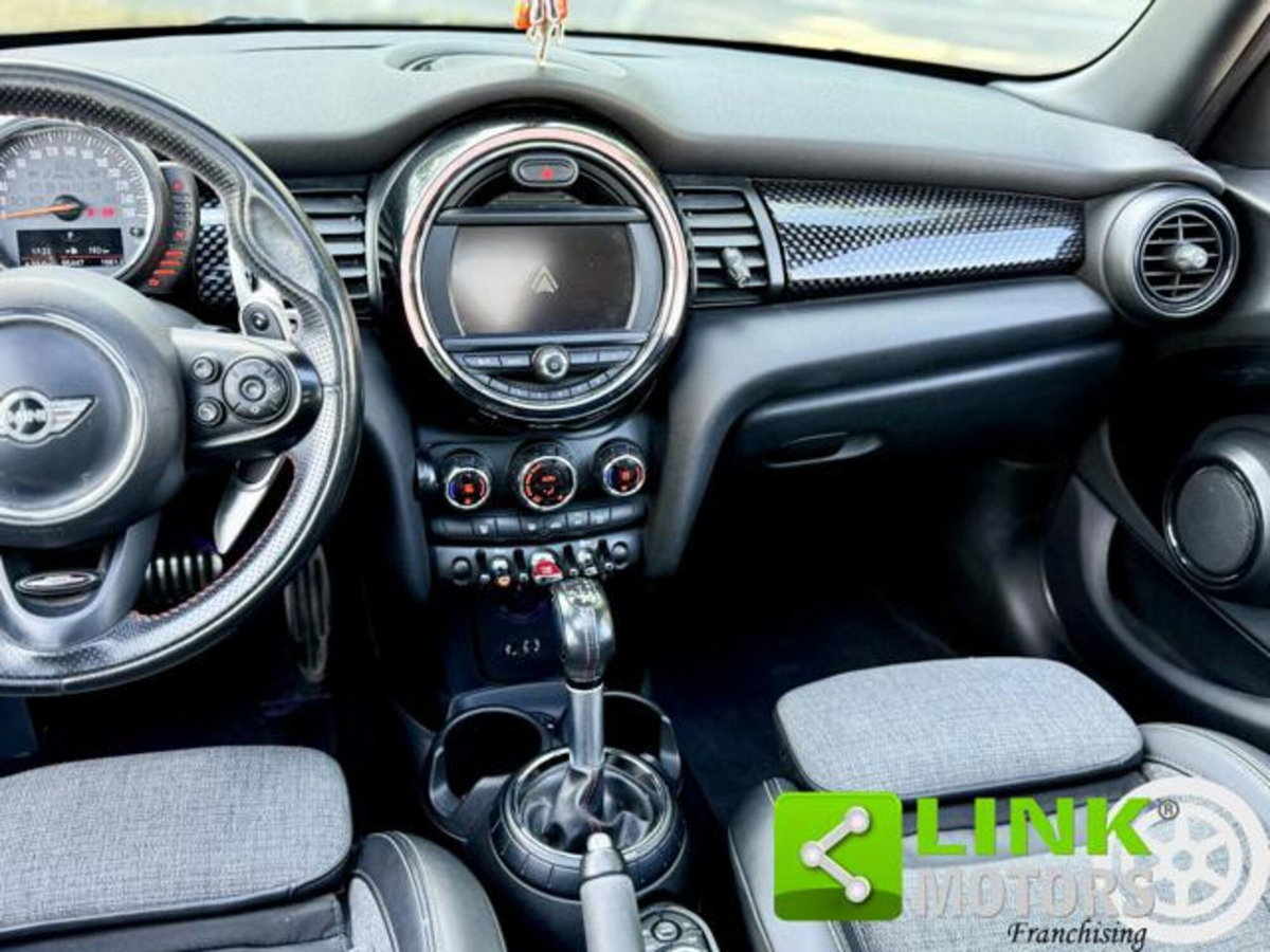 MINI Mini 2.0 Cooper SD aut. 5 porte (19)