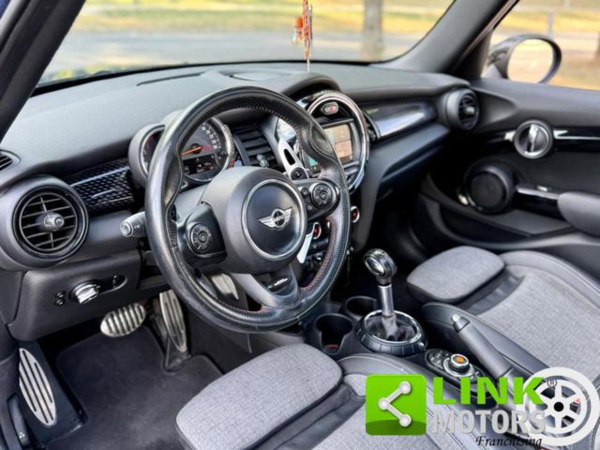 MINI Mini 2.0 Cooper SD aut. 5 porte (2)