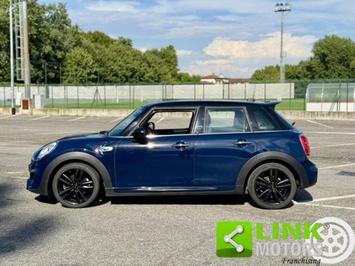 MINI Mini 2.0 Cooper SD aut. 5 porte (7)