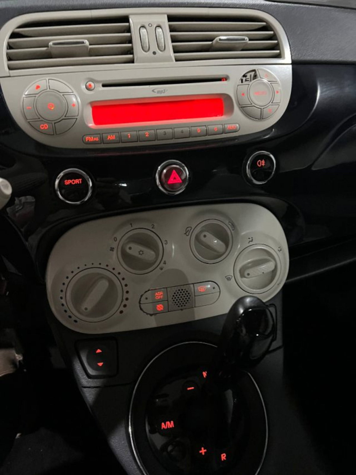 Fiat 500 1.4 16V Lounge (7)