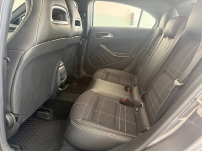 Mercedes-Benz Classe A 200 d Automatic Sport (10)