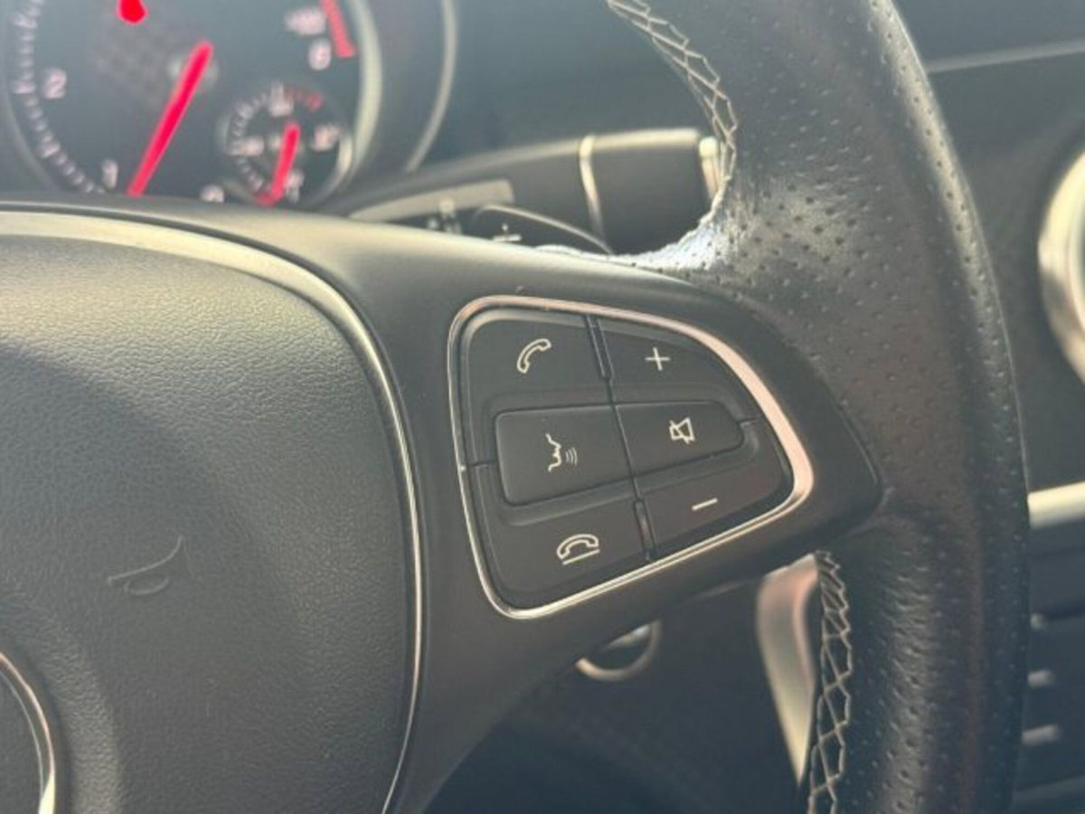 Mercedes-Benz Classe A 200 d Automatic Sport (15)
