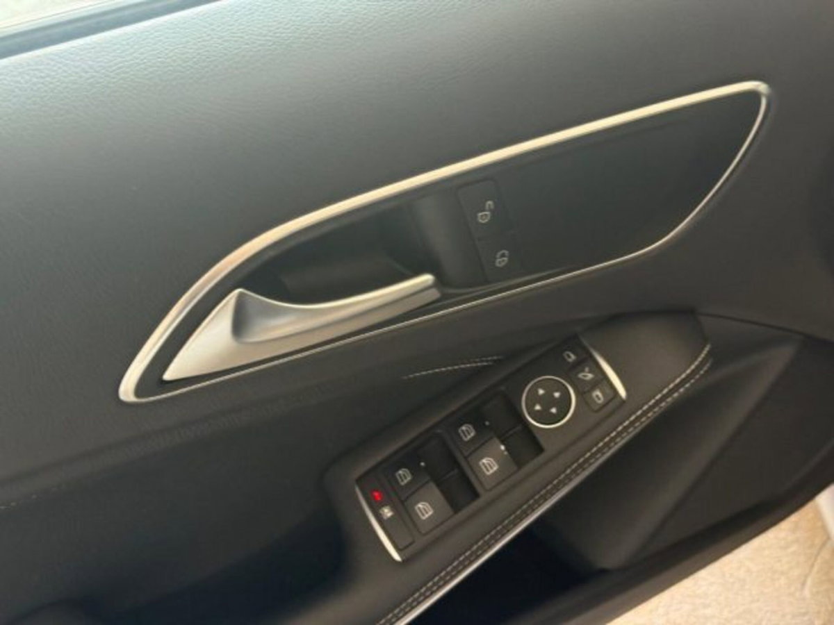 Mercedes-Benz Classe A 200 d Automatic Sport (19)