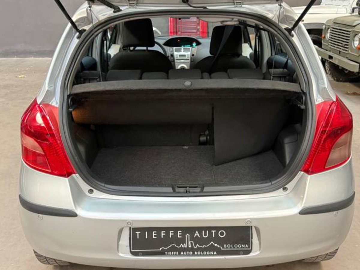Toyota Yaris 1.0 5 porte Sol (18)