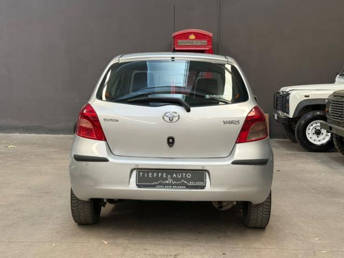 Toyota Yaris 1.0 5 porte Sol (5)