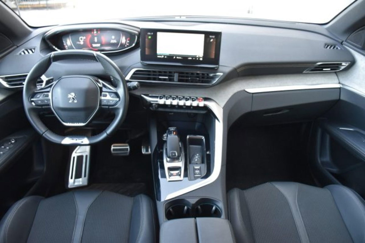 Peugeot 3008 BlueHDi 130 S&S EAT8 GT (7)