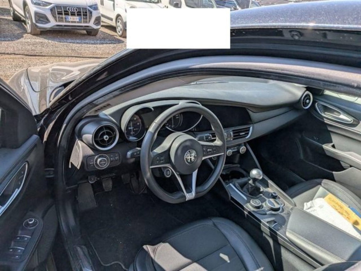 Alfa Romeo Giulia 2.2 Turbodiesel 180 CV AT8 Super (3)
