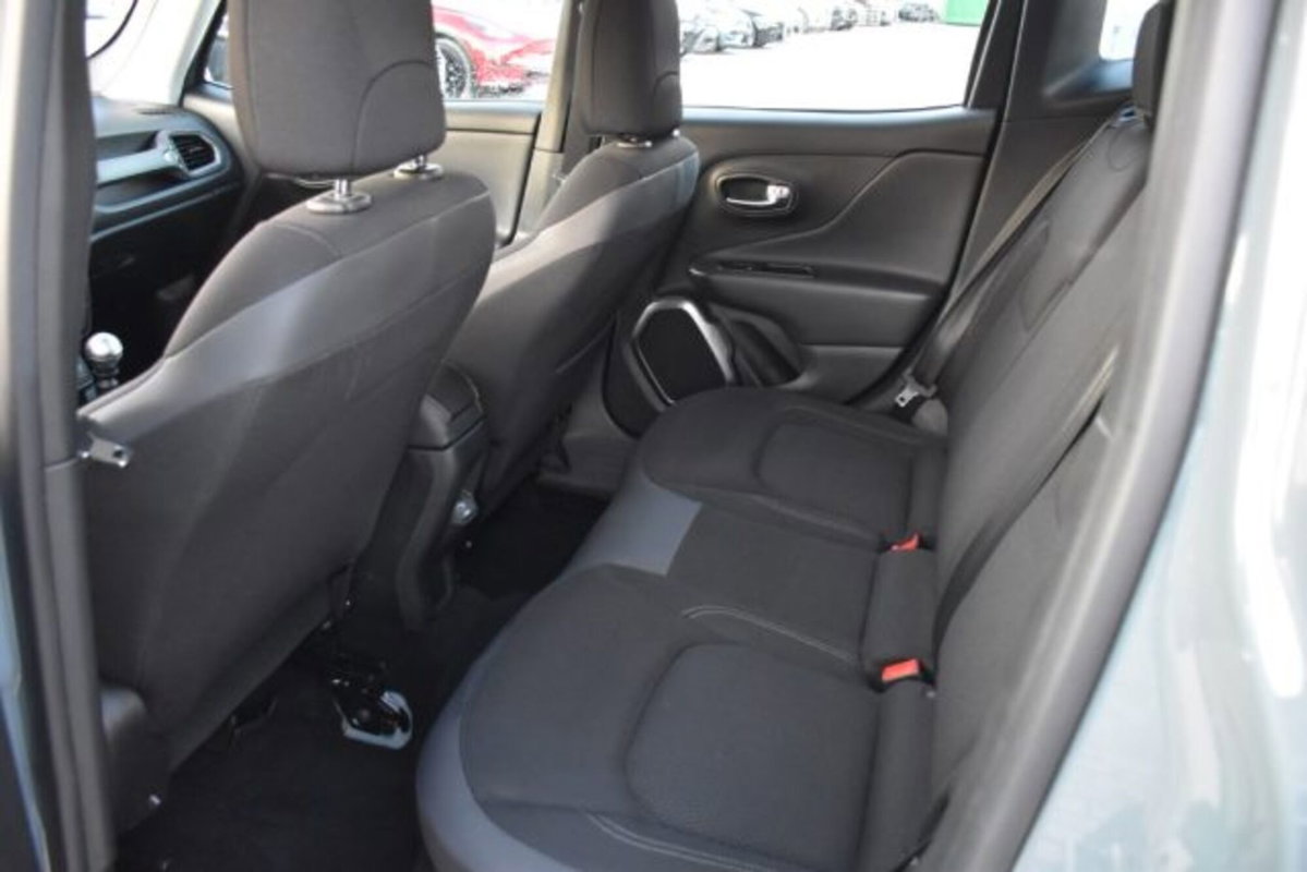 Jeep Renegade 1.6 Mjt 120 CV Limited (14)