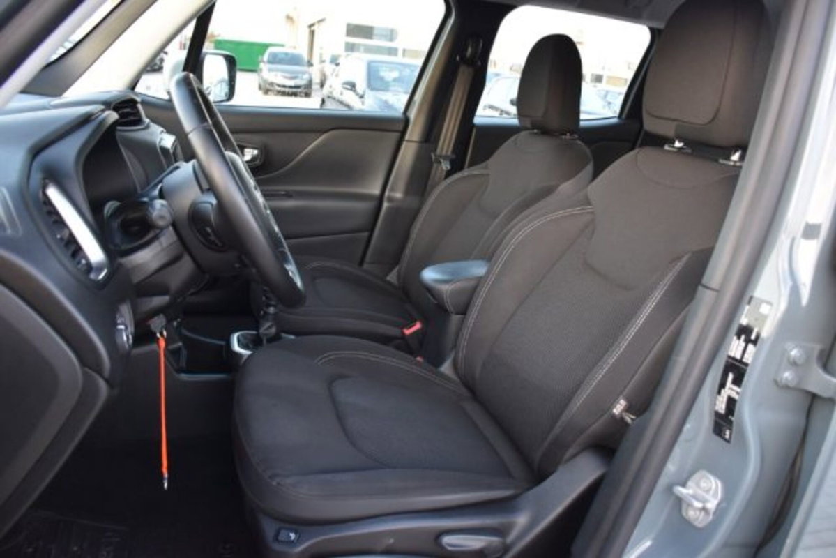 Jeep Renegade 1.6 Mjt 120 CV Limited (9)