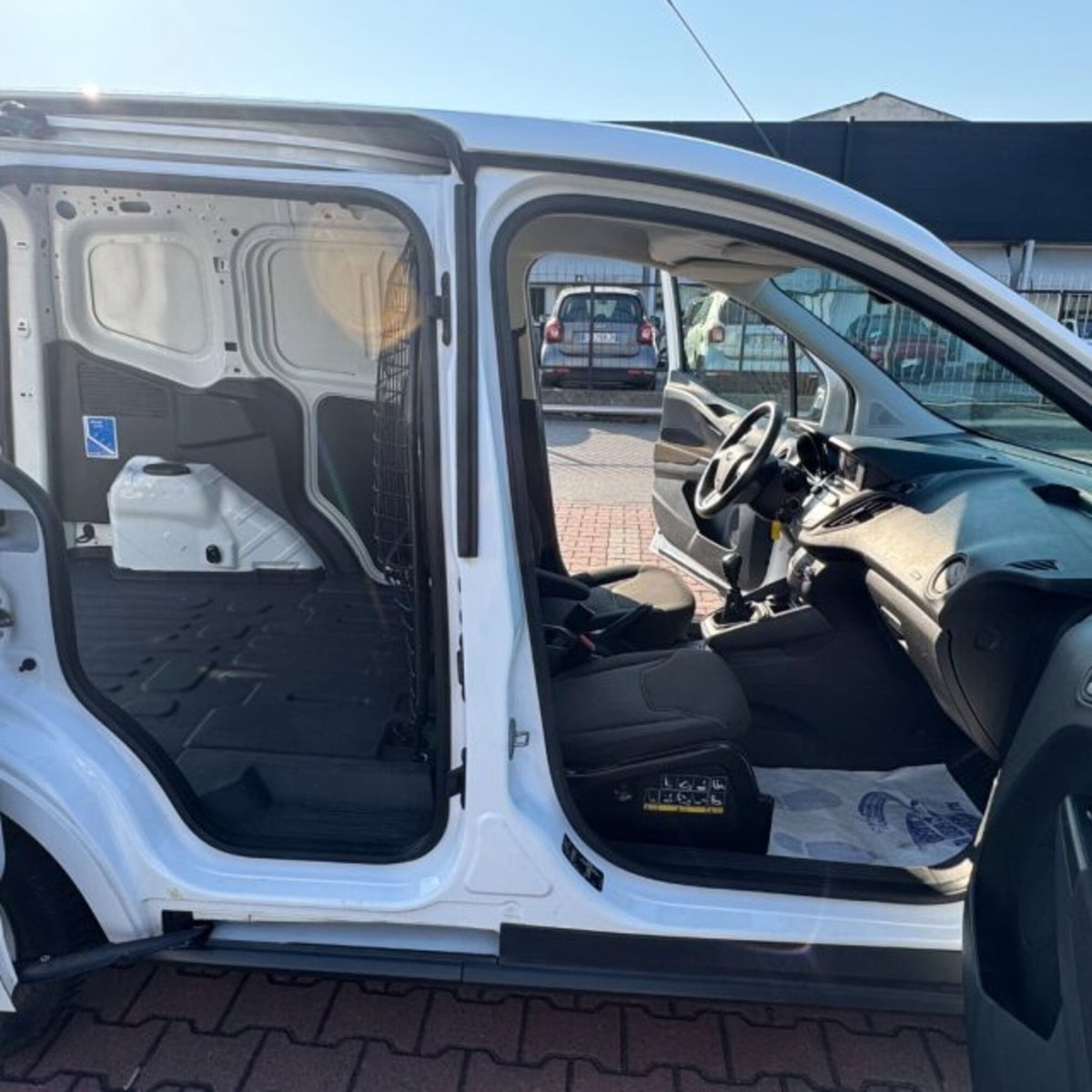 Ford Transit Courier 1.5 TDCi 75CV  Trend (15)