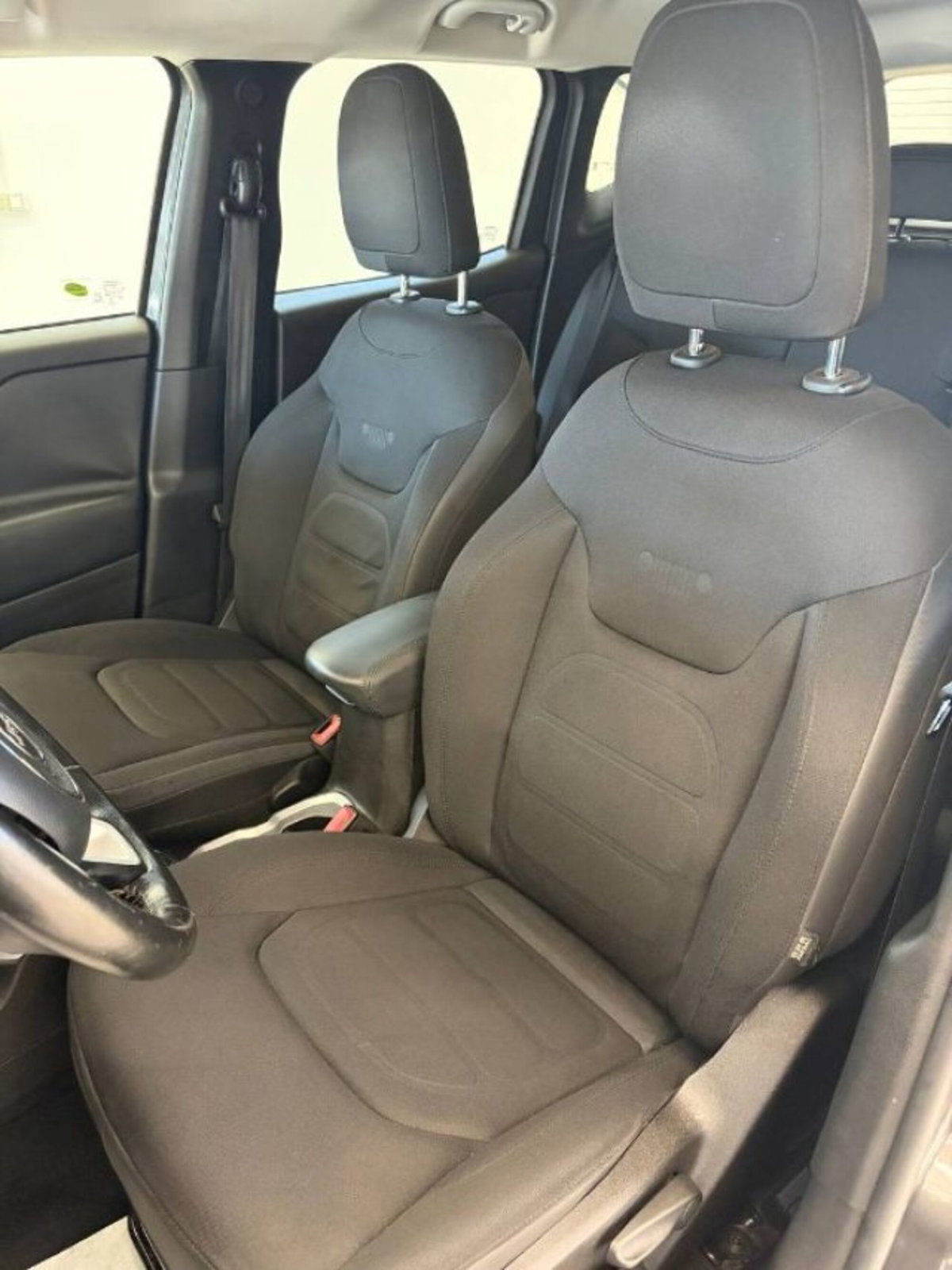 Jeep Renegade 1.6 Mjt 120 CV Limited (10)